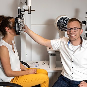Kostenloser Sehtest | Augenglasbestimmung und 3D Sehtest. Messtechnik neuester Generation und Fachwissen: Ihre Augen sind bei uns bestens aufgehoben.