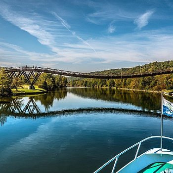 Schifffahrt Altmühltal | Eine Fahrt auf dem Main-Donau-Kanal von Kelheim nach Riedenburg lädt zum Staunen und Seele baumeln lassen ein. 
